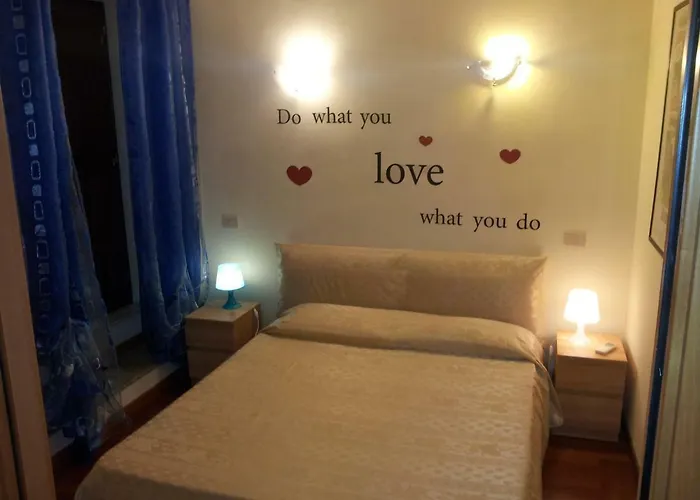 Aida Trevi Fountain Rom