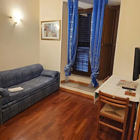 Aida Trevi Fountain Apartment *